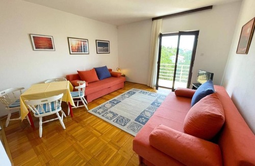 Smrika Apartment | Appartement in Šmrika mit Terrasse und Grill by Interhome