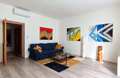 Zagreb Apartment | Art Place - Spacious & Chic
