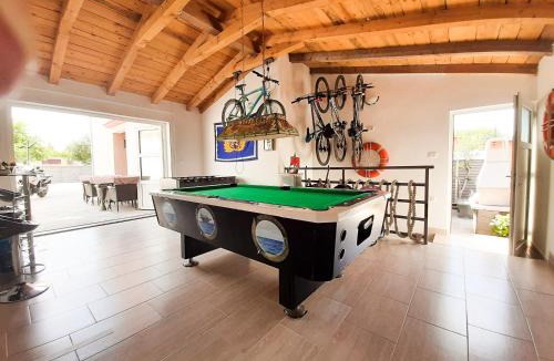 Peroj Apartment | AS Apartmani "Pistachio" Playroom, Gym, BBQ, 4 stars