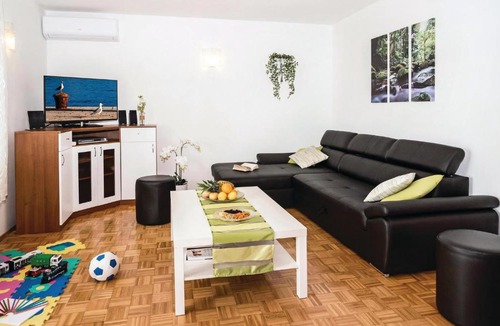 Pisak Apartment | Awesome apartment in Omis w/ WiFi and 2 Bedrooms