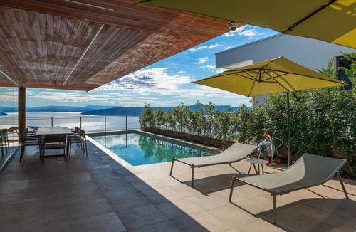 Mosenice House | Awesome home in Moscenicka Draga