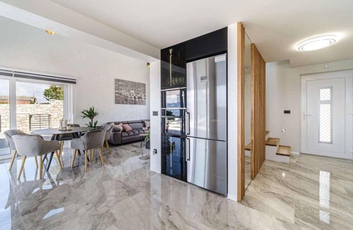 Supetar House | Awesome home in Splitska- Supetar