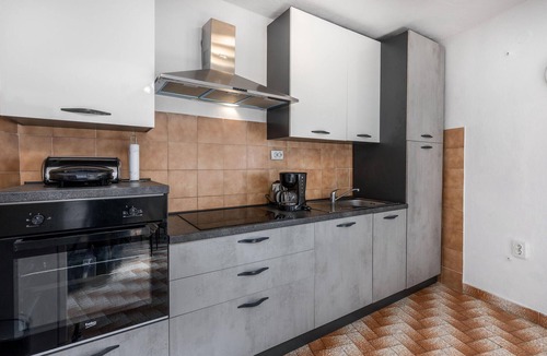 Grizane House | Awesome home in Grizane