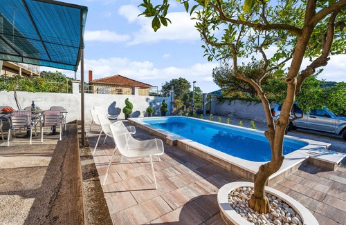 Razanj House | Awesome home in Razanj
