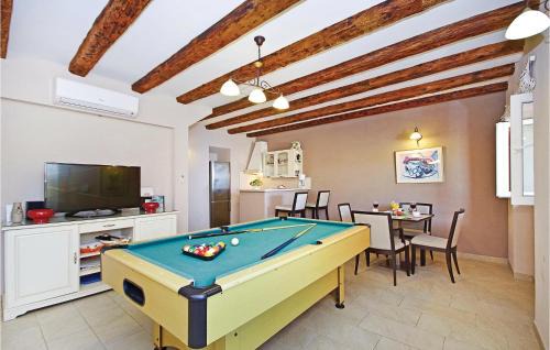 Brsecine House | Awesome Home In Trsteno With Sauna
