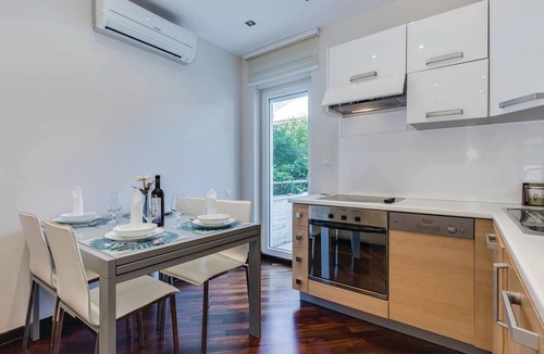 Selce Apartment | Beach front apartment in Crikvenica with WiFi