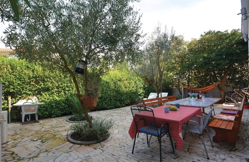 Stari Grad Apartment | Beach front apartment in Stari Grad with WiFi