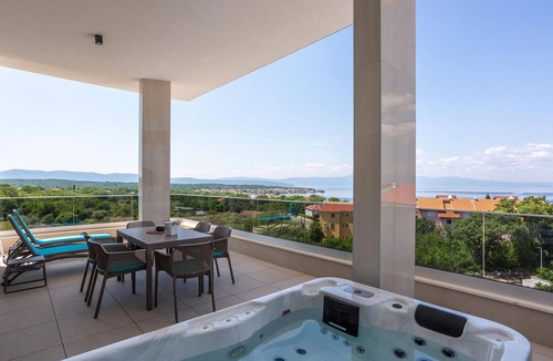 Milcetici Apartment | Beach front apartment in Malinska