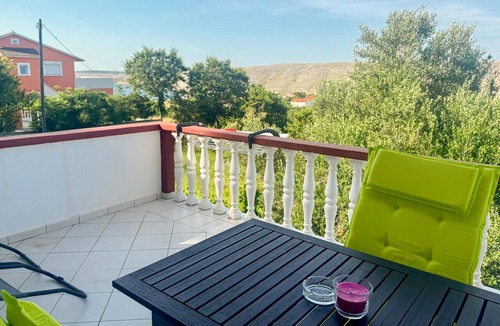 Vlasici Apartment | Beach front apartment in Vlasici with WiFi