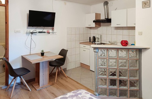 Bakar Apartment | Beach front apartment in Bakar with WiFi