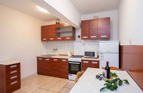 Kuciste Apartment | Beachfront 2-Bedroom Holiday Apartment in Kućište on charming Pelješac peninsula.