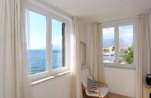 Vinjerac Apartment | Beachfront Apartments Tamarix - Superior One Bedroom Apartment (Grand) 3