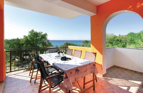 Drvenik Mali Apartment | Beautiful apartment in Drvenik Mali with sauna