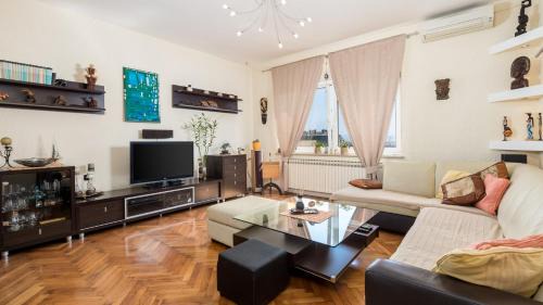 Rijeka Apartment | Beautiful Apartment Downtown
