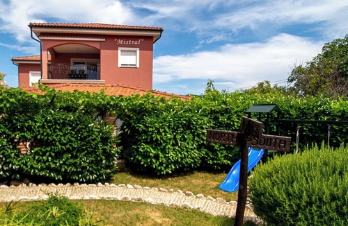 Rab Town Apartment | Beautiful apartment for 2 people with WIFI, A/C, TV, terrace and pets allowed
