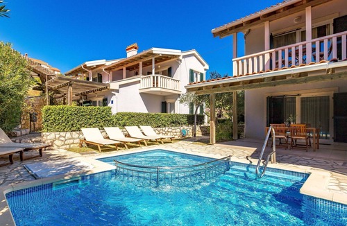 Kampor Apartment | Beautiful apartment for 4 people with pool, WIFI, A/C, TV and terrace