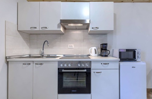 Lovrecica Apartment | Beautiful apartment for 4 people with A/C, WIFI, TV and terrace