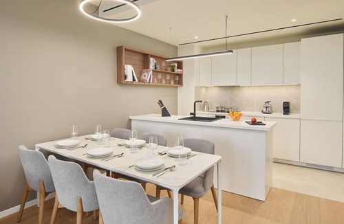 Savudrija Apartment | Beautiful apartment for 4 guests with A/C, hot tub, WIFI, pool, TV, terrace and pets allowed