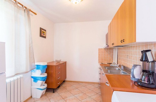 Frata Apartment | Beautiful apartment for 8 guests with A/C, WIFI, pool, TV, terrace and pets allowed