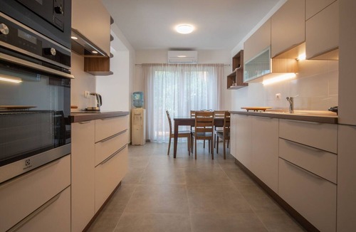 Artatore Apartment | Beautiful apartment for 6 people with A/C, hot tub, WIFI, TV and patio