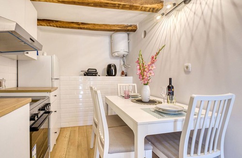 Rukavac Apartment | Beautiful apartment for 3 guests with WIFI, A/C, private pool, TV and terrace