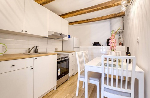 Rukavac Apartment | Beautiful apartment for 3 guests with WIFI, A/C, private pool, TV and terrace