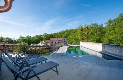 Kuceli Apartment | Beautiful apartment for 4 guests with pool, WIFI, hot tub, A/C, TV, terrace and panoramic view