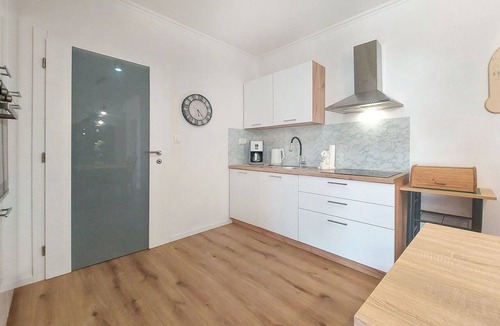 Viskovo Apartment | Beautiful apartment for 2 people with pool, WIFI, A/C, TV, terrace and pets allowed