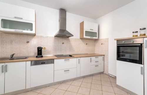 Rukavac Apartment | Beautiful apartment for 4 people with pool, A/C, hot tub, WIFI, TV, terrace and panoramic view
