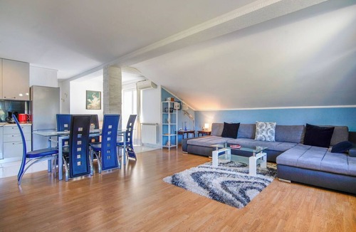 Rubesi Apartment | Beautiful apartment for 4 guests with WIFI, pool, A/C, TV and balcony