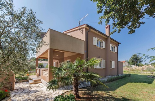 Barbariga Apartment | Beautiful apartment in Betiga with WiFi