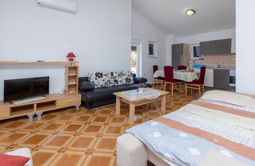 Barbariga Apartment | Beautiful apartment in Betiga with WiFi