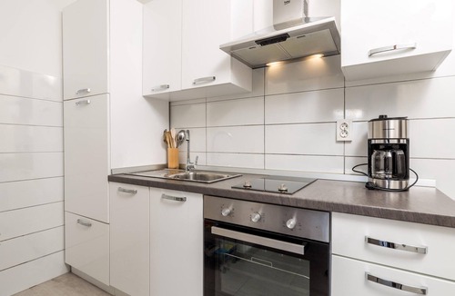 Cres Apartment | Beautiful apartment in Cres with WiFi
