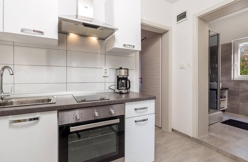 Cres Apartment | Beautiful apartment in Cres with WiFi
