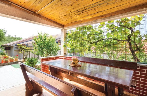 Cesarica Apartment | Beautiful apartment in Cesarica with WiFi