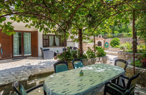 Omisalj Apartment | Beautiful apartment in Omisalj with WiFi