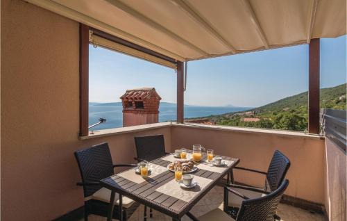 Ravni Apartment | Beautiful Apartment In Labin With House Sea View