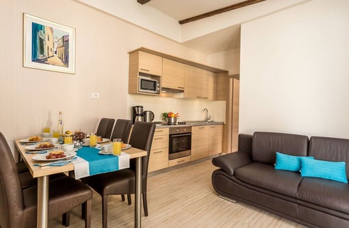 Kampor House | Beautiful apartment in villa for 6 guests with pool, A/C, WIFI, TV and terrace