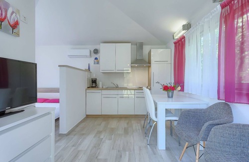 Marceljani House | Beautiful private villa for 2 people with pool, WIFI, A/C, TV and terrace