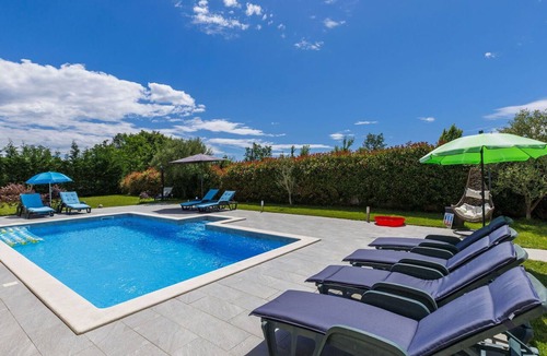 Marceljani House | Beautiful private villa for 12 people with WIFI, A/C, private pool, TV, terrace and pets allowed