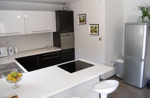 Pobri House | Beautiful villa for 10 guests with hot tub, A/C, WIFI, private pool, TV and patio