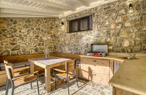 Sarsoni House | Beautiful villa for 6 people with A/C, WIFI, private pool, TV and terrace