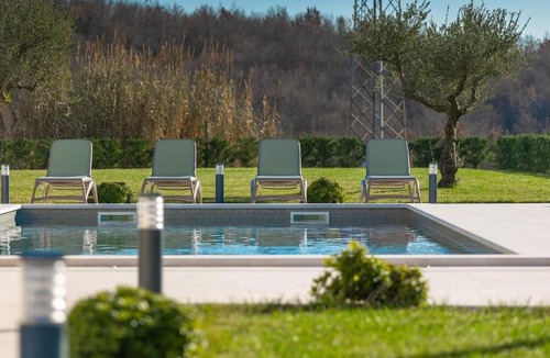 Tinjan Villa | Beautiful villa Jurasi with outdoor pool in Tinjan