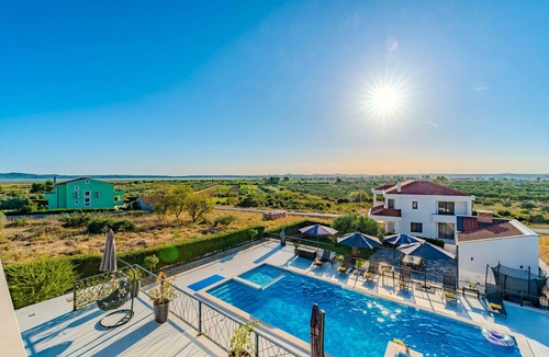Pakostane Villa | Beautiful villa Lara in Vrana with pool