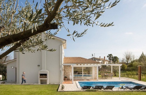 Rojnici Villa | Beautiful Villa Neva