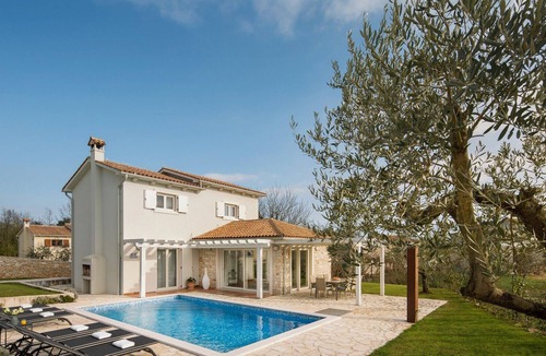 Rojnici Villa | Beautiful Villa Neva