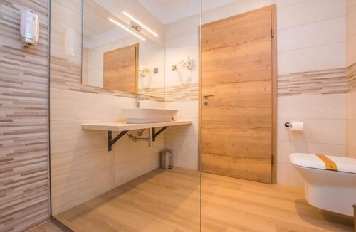 Lanterna Apartment | Boutique Hotel Imperial /Double or Twin Room - Disability Access