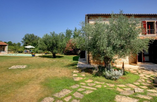 Vodnjan Villa | Characterful Villa with a Large Garden & Private Pool - 5 mins walk to Vodnjan & close to Beaches!