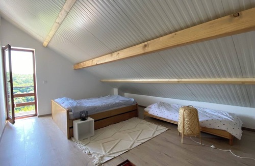 Generalski Stol Apartment | Charming 1-bedroom apartment in delightful Dobrenići with AC, WiFi