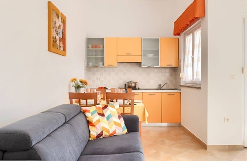 Galizana Apartment | Charming flat with baby cot, private balcony, barbecue, WiFi